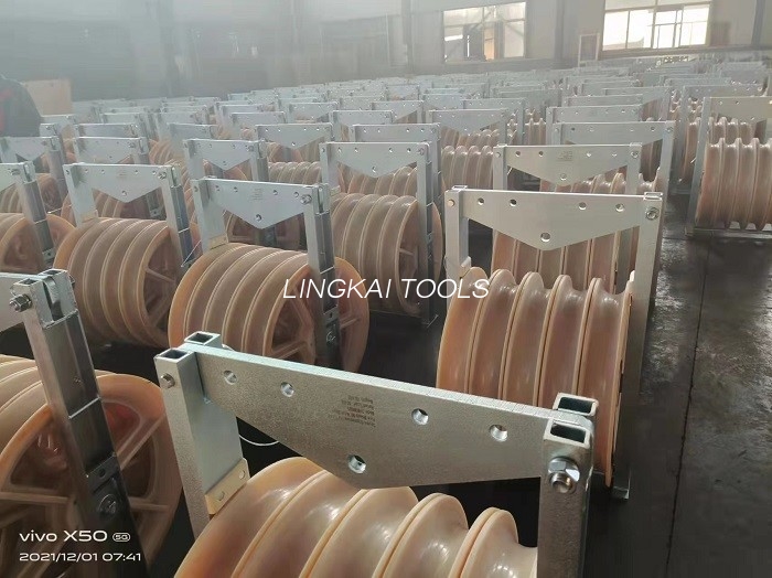 Linha de transmissão condutor de Mc Nylon de três polias de 508 x 75 mm que amarra o bloco piloto