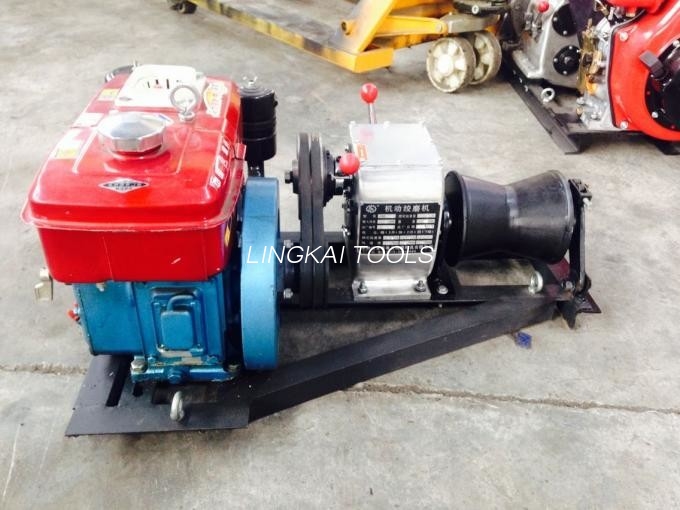 Forma cilíndrica do extrator portátil do guincho do cabo com o motor diesel de refrigeração água